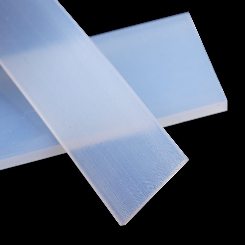 Transparent silicone solid square sealing strip, can be cut, used in the automotive, oven, cabinet, electrical and mechanical industries